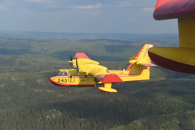 Canadair CL-415 SuperScooper (C-GQBE)