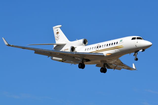 Dassault Falcon 7X (HZ-SPAH)