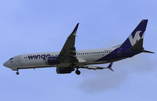 Boeing 737-800 (HP-1535CMP)