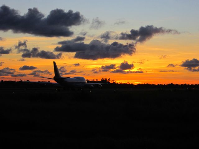 Boeing 747-400 (G-VROY) - VIRGIN SUNSET
