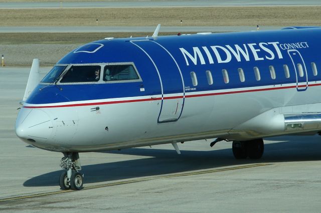 Canadair Regional Jet CRJ-200 (N494CA) - Midwest Connect arriving from MKE.