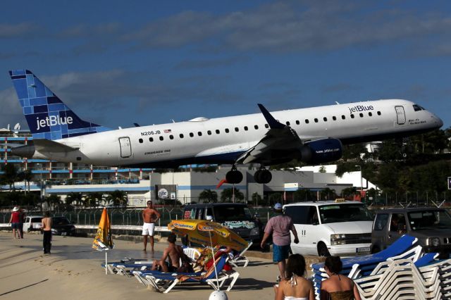 Embraer ERJ-190 (N206JB) - Over famous Maho Beach