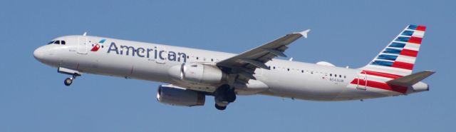 Airbus A321 (N543UW)
