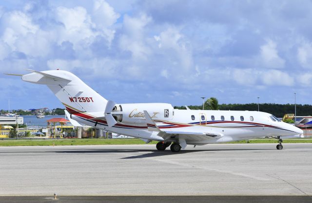 Cessna Citation X (N725DT) - Cessna Citation 750 registration N725DT coming to a stop after landing at TNCM St Maarten with some VIP's onboard.br /The DT stands for something.