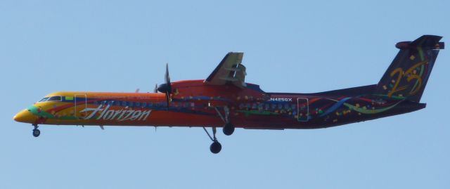 de Havilland Dash 8-400 (N425QX)