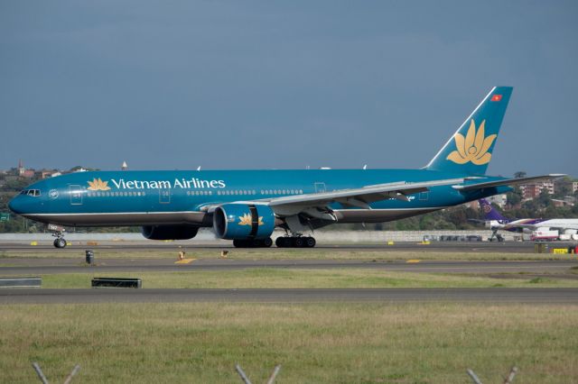 Boeing 777-200 (VN-A147) - on 10 October 2010