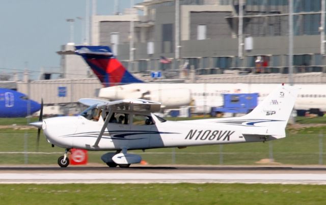 Cessna Skyhawk (N108VK)