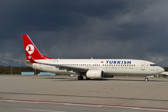 Boeing 737-800 (TC-JFV)