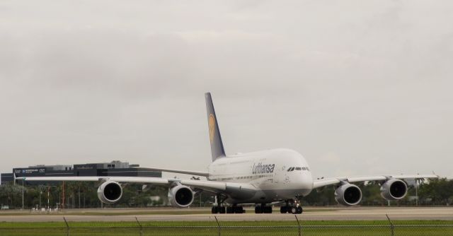 Airbus A380-800 (D-AIMM)