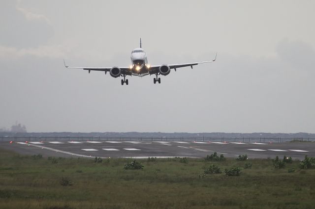 Embraer ERJ-190 (N274JB)