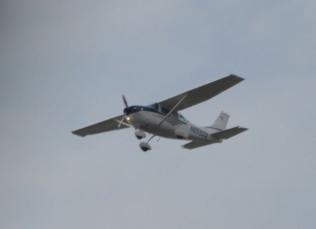 Beechcraft Baron (58) (N8592Q)