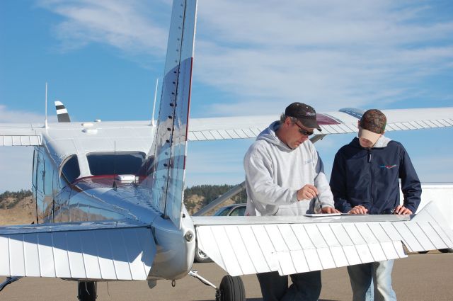 Cessna 205 (N8204Z) - Logging the Flight