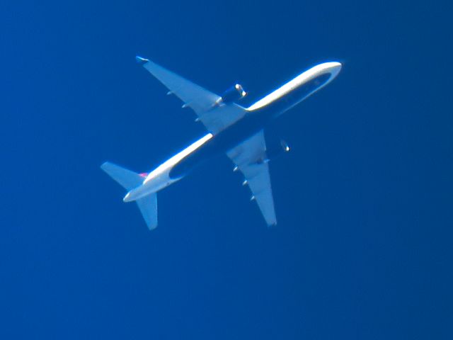 Boeing 757-200 (N823DX)