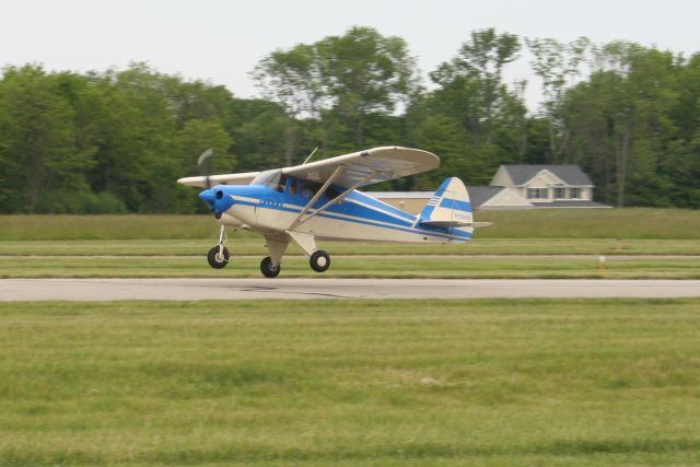 Piper PA-22 Tri-Pacer (N7523D)