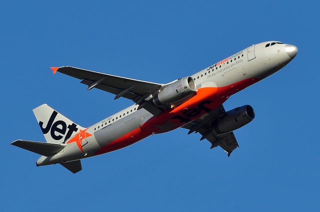 Airbus A320 (VH-JQX)