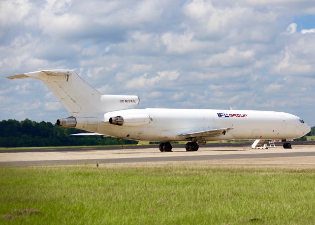 BOEING 727-200 (N281FL) - At Shreveport Regional.