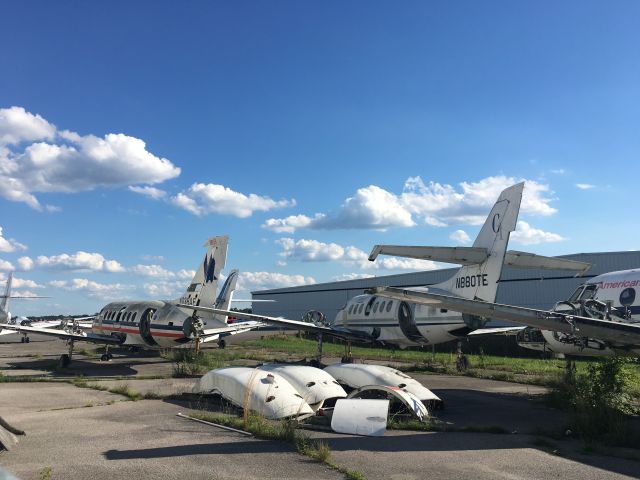 British Aerospace Jetstream 31 (N880TE) - The boulevard of broken Jetstream. Part of the parts fleet keeping the last remaining commercial JS31/32's alive in 2018.   