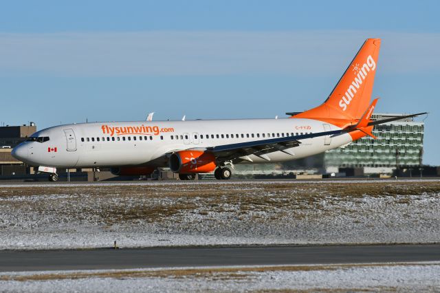 Boeing 737-800 (C-FYJD) - Sunwing Boeing 737 arriving at YYC on Dec 15.