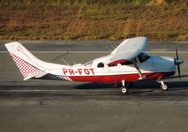 Cessna 206 Stationair (PR-FOT)