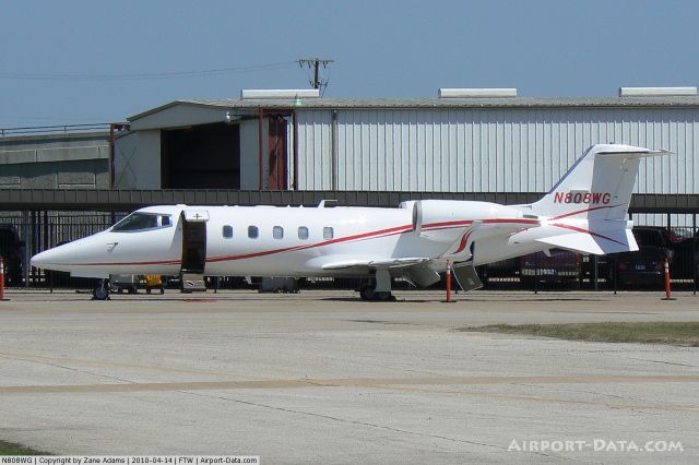 Learjet 60 (N808WG)