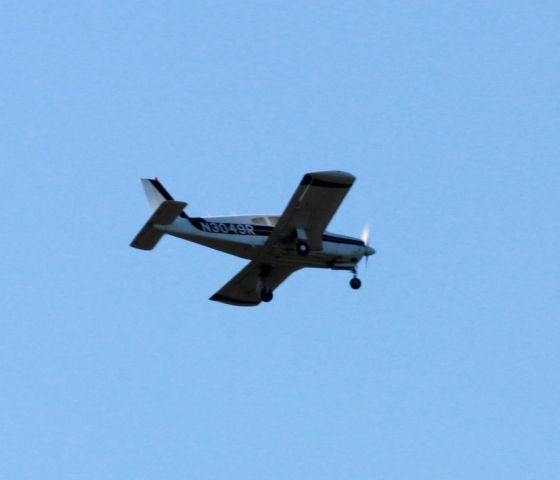 Piper Cherokee Arrow (N3049R)