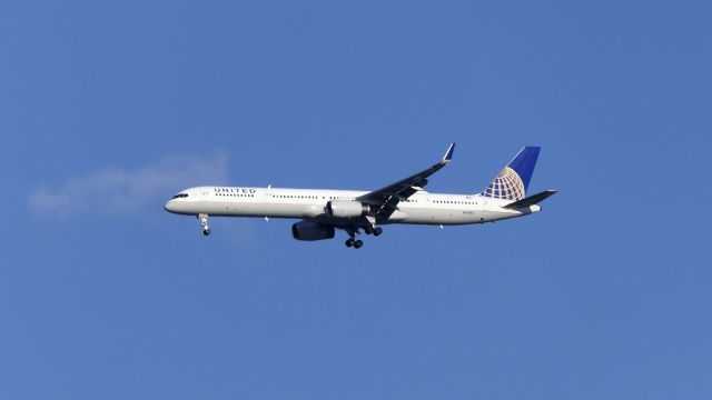 BOEING 757-300 (N57862)