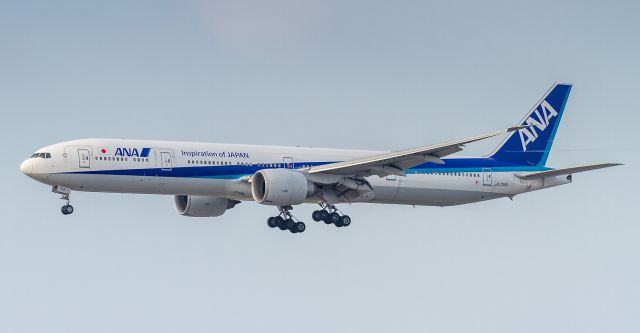 BOEING 777-300 (JA735A) - ANA106 arrives from Tokyo