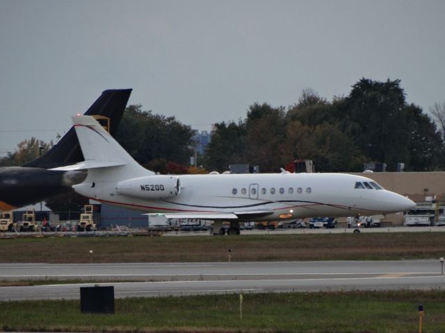 Dassault Falcon 2000 (N5200)