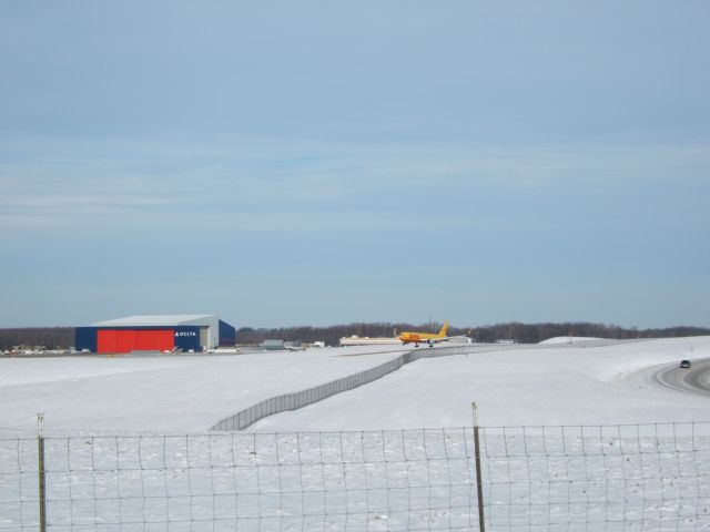 BOEING 767-300 — - A DHL Boeing 767-300 landing on runway 18L on a snowy January afternoonbr /br /Taken on 01/04/2014