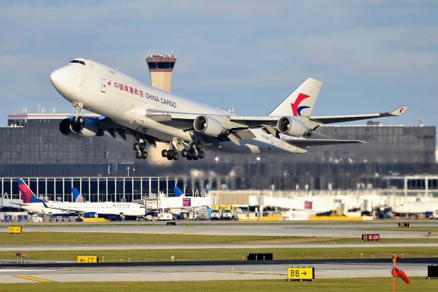 Boeing 747-400 (B-2426)