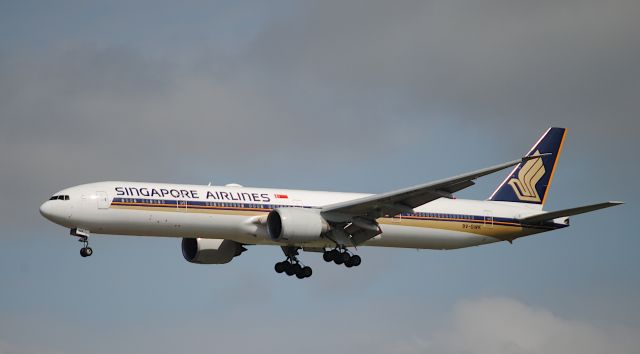 BOEING 777-300ER (9V-SWK)