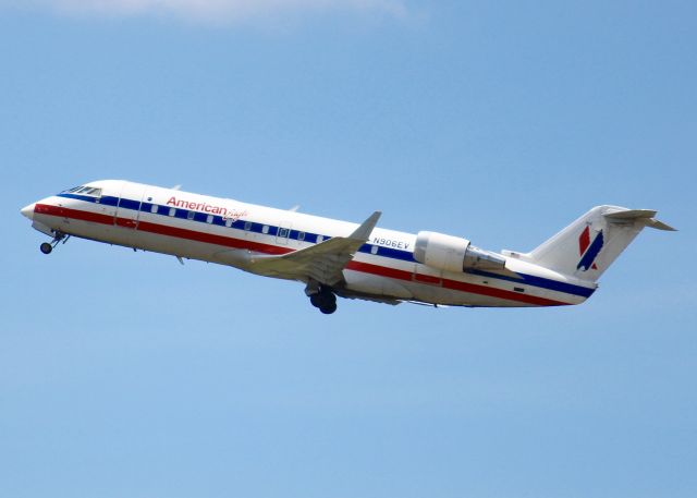 Canadair Regional Jet CRJ-200 (N906EV) - At Shreveport Regional.