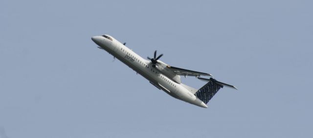 de Havilland Dash 8-400 (C-GLQV)