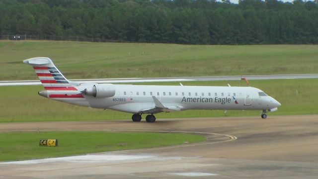 Canadair Regional Jet CRJ-700 (N528EG)