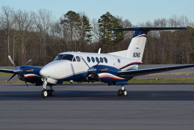 Beechcraft Super King Air 200 (N3NC) - NORTH CAROLINA DEPT TRANSPORTATION (Gov. Pat McCrory) visiting the Charlotte area - 1/11/16