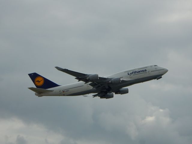 Boeing 747-400 (D-ABVT)