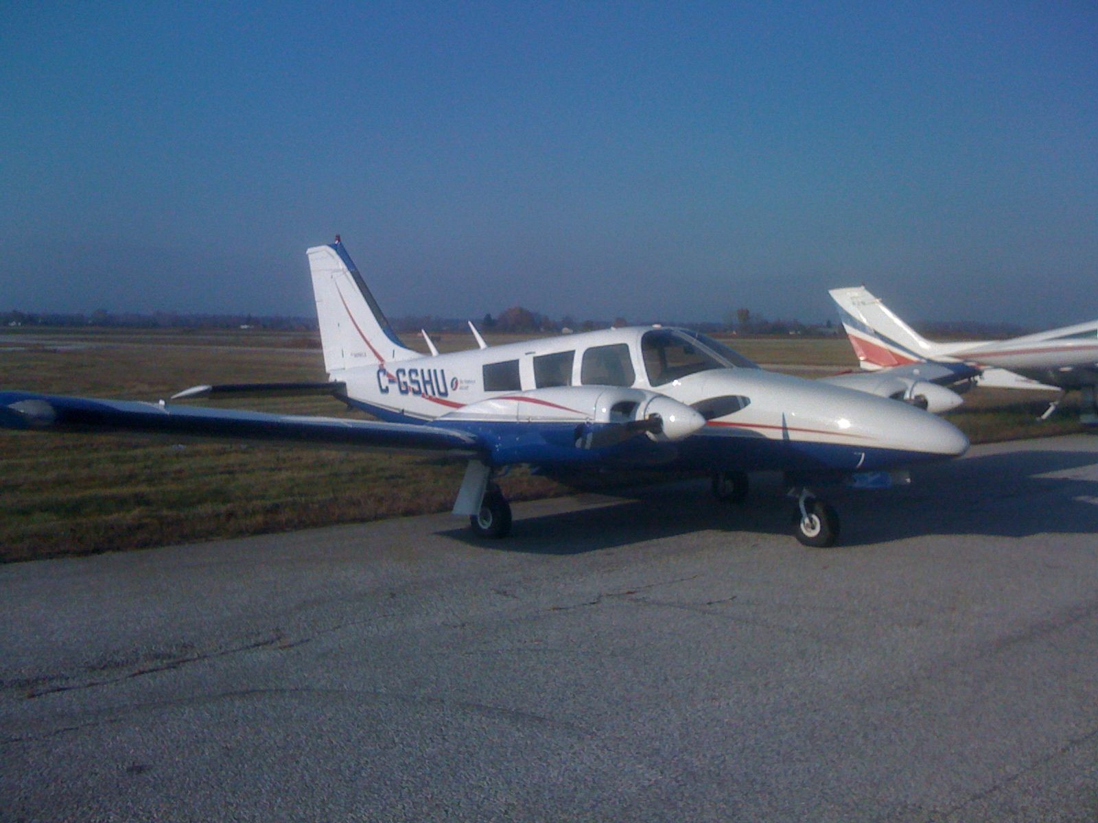 Piper Seneca (C-GSHU)