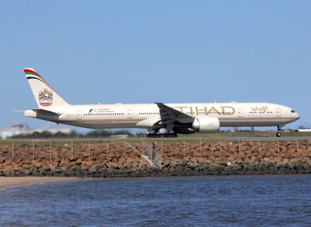 BOEING 777-300 (A6-ETK) - Boeing 777-3FX(ER)br /Photo: 16.11.2015