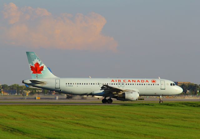 Airbus A320 (C-FMSX)