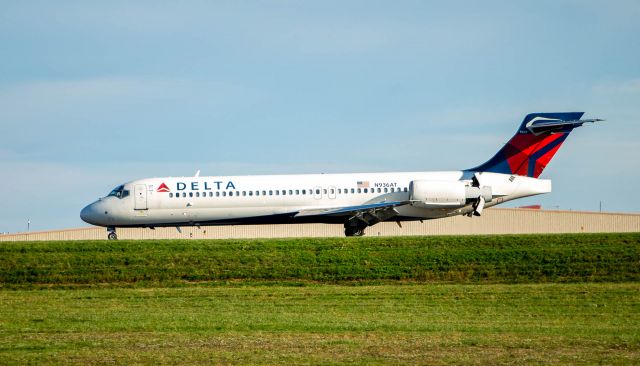 N936AT — - Delta 677 on roll-out runway 4 from KATL Atlanta's Hartsfield-Jackson Maynard International Airport.