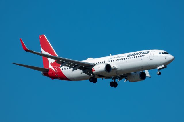 Boeing 737-700 (VH-VZS) - Boeing 737-800 cn 39358 Ln 3769. Qantas VH-VZS name Tamworth final runway 21 YPPH 13 March 2021