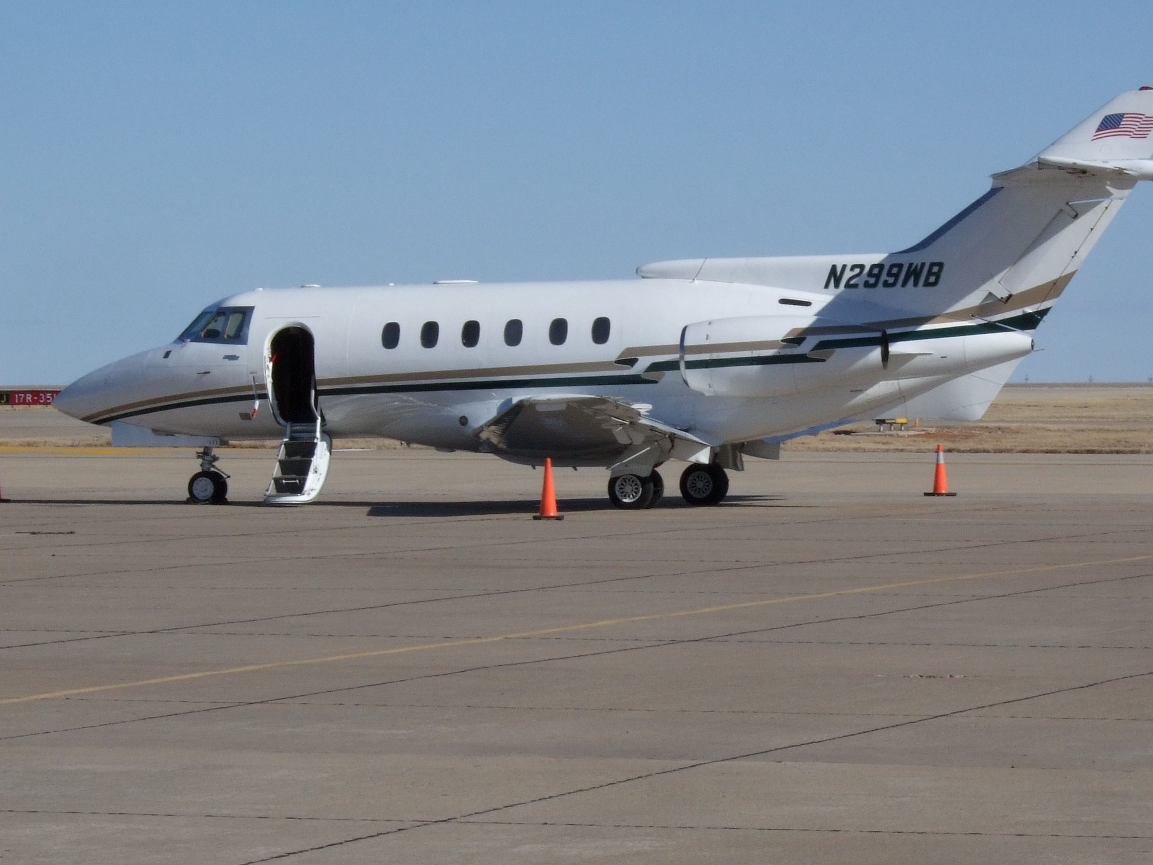 N299WB —