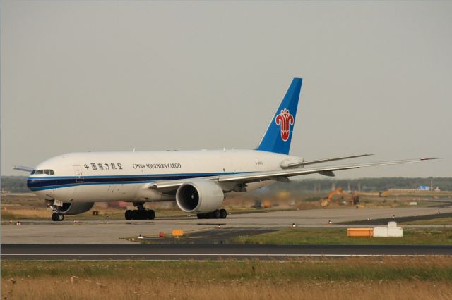 Boeing 777-200 (B-2072)