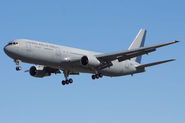 BOEING 767-300 (985)