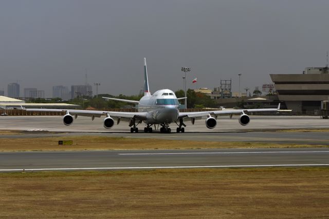 Airbus A330-300 (B-HOT)