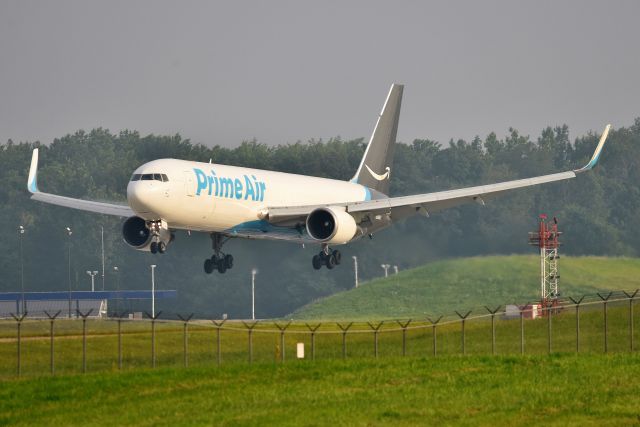 BOEING 767-300 (N389AZ) - 18-L 07-25-21