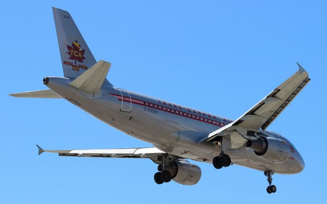 Airbus A318 (C-FZUH)