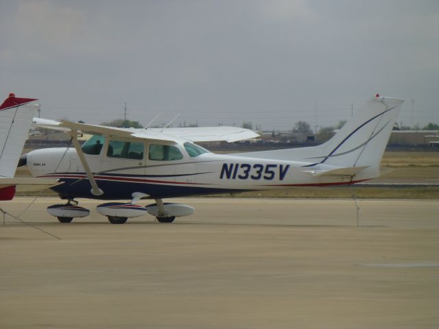 Cessna Skyhawk (N1335V)