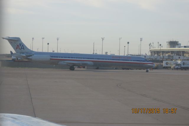 McDonnell Douglas MD-80 (N9404V) - American Airlines flight 2398 to depart at 1047AM to Nashville, Tennessee.