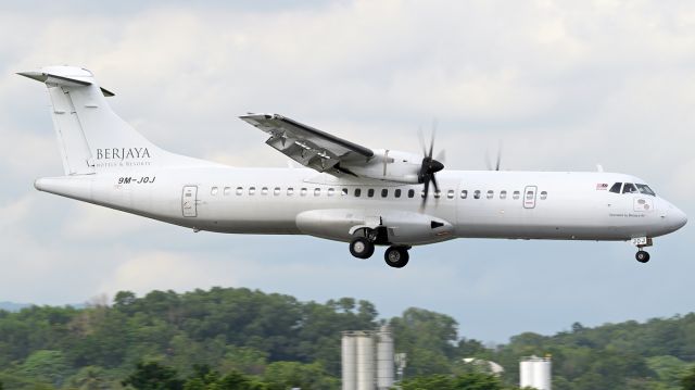 Aerospatiale ATR-72-500 (9M-JOJ)